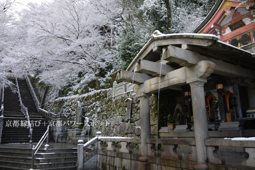 清水寺の雪景色
